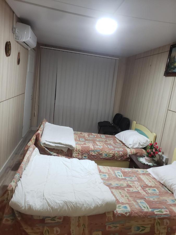 Hostel Oakland Tiranë Ngoại thất bức ảnh