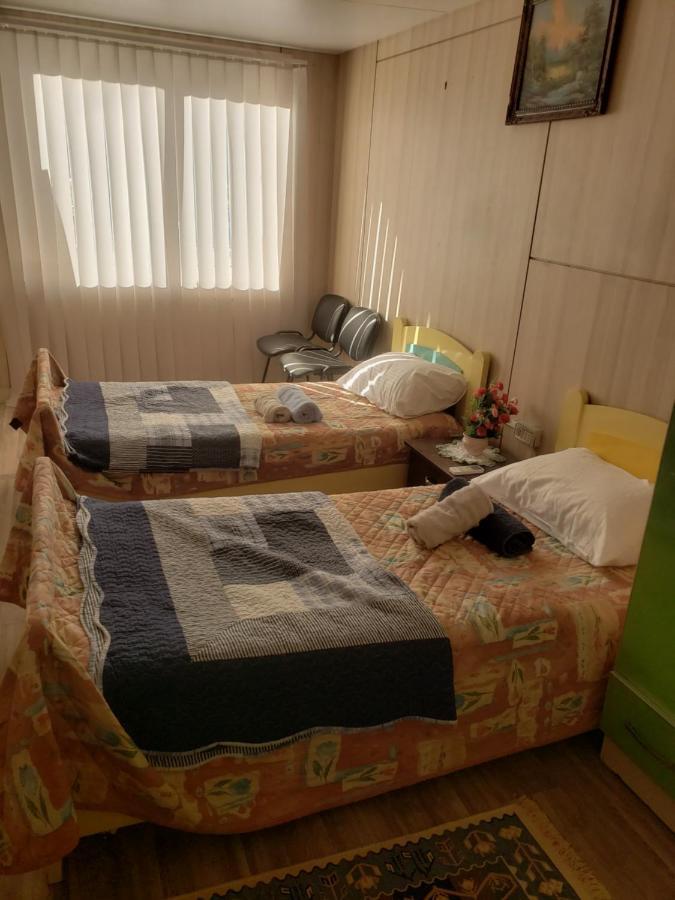 Hostel Oakland Tiranë Ngoại thất bức ảnh
