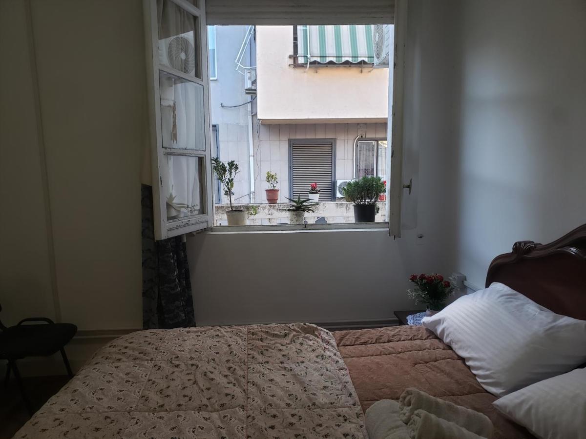 Hostel Oakland Tiranë Ngoại thất bức ảnh