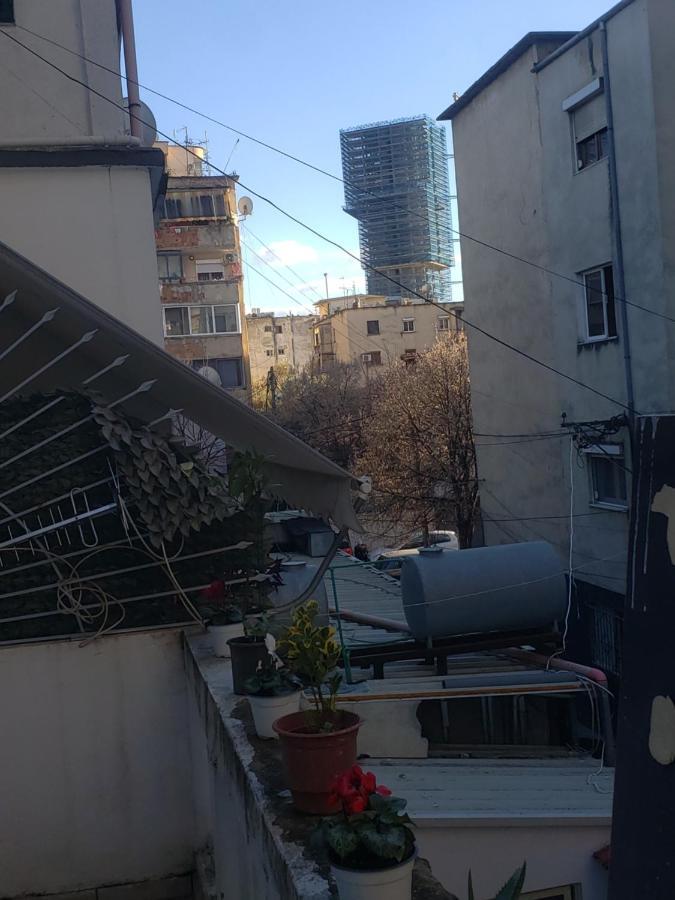 Hostel Oakland Tiranë Ngoại thất bức ảnh