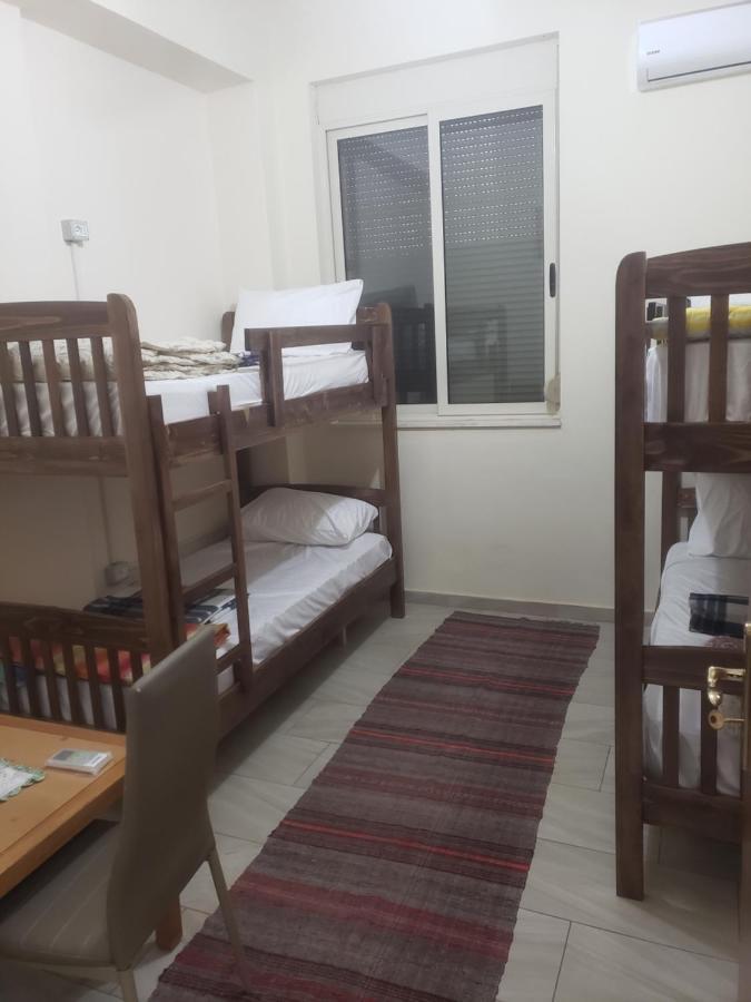 Hostel Oakland Tiranë Ngoại thất bức ảnh