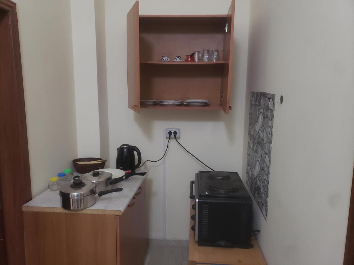 Hostel Oakland Tiranë Ngoại thất bức ảnh