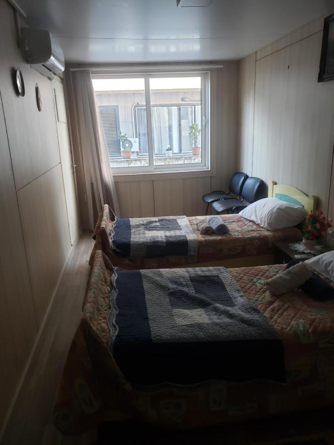 Hostel Oakland Tiranë Ngoại thất bức ảnh