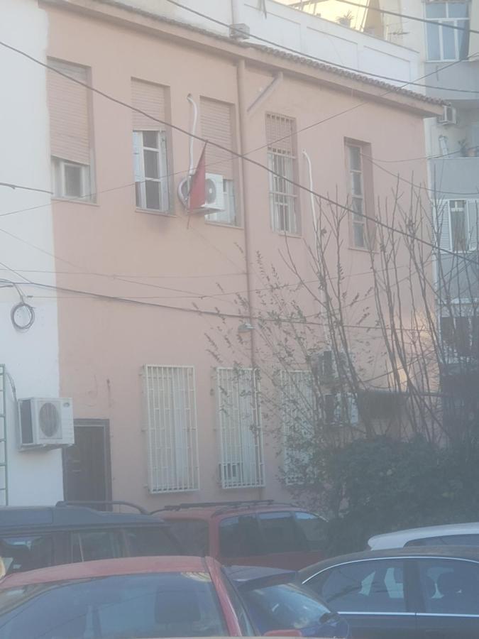 Hostel Oakland Tiranë Ngoại thất bức ảnh