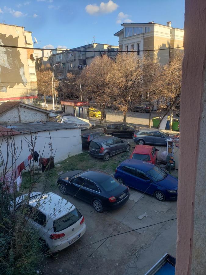 Hostel Oakland Tiranë Ngoại thất bức ảnh