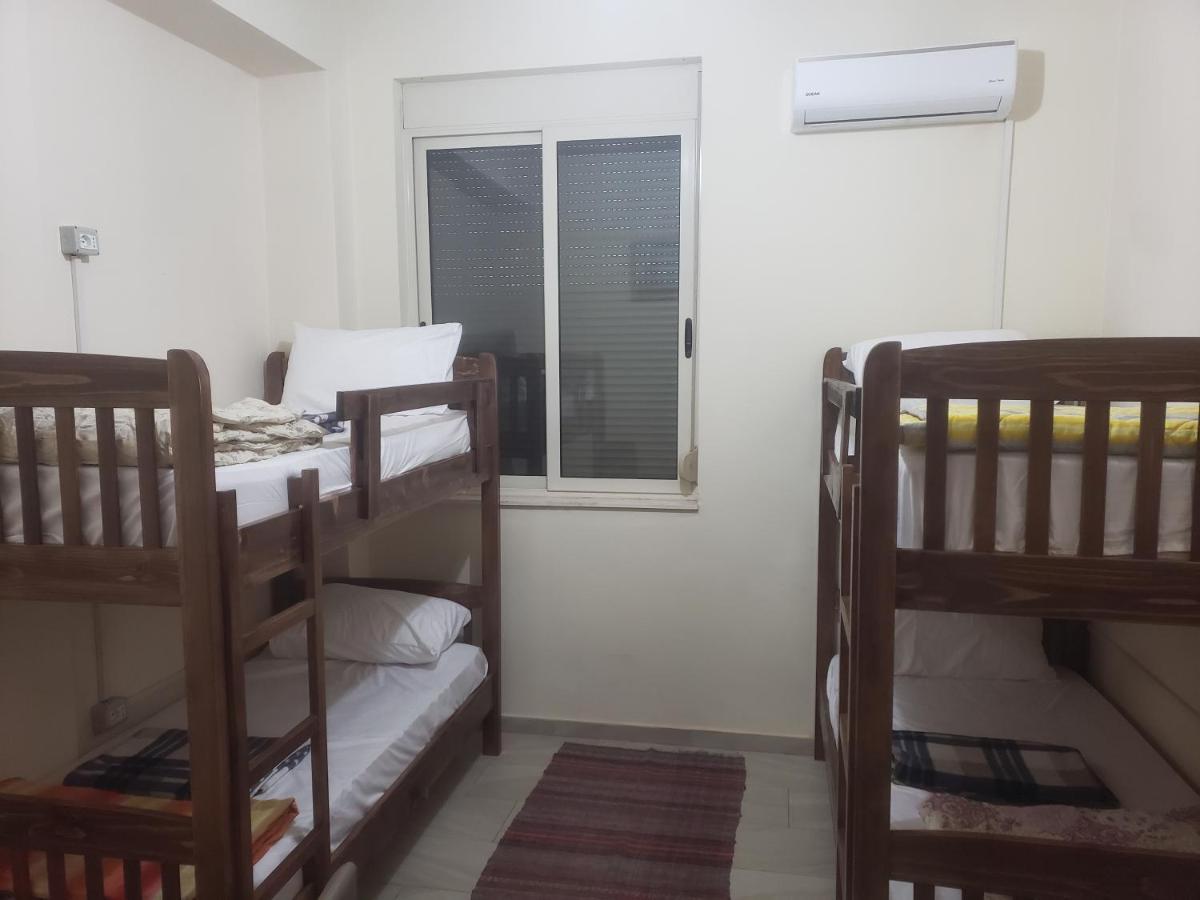 Hostel Oakland Tiranë Ngoại thất bức ảnh