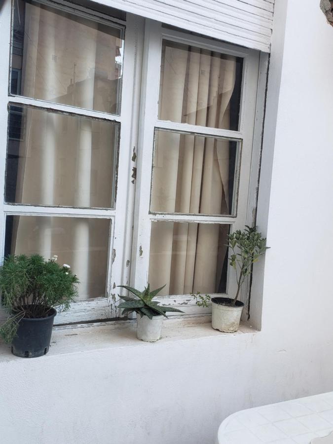 Hostel Oakland Tiranë Ngoại thất bức ảnh