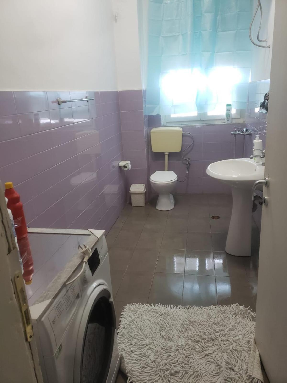 Hostel Oakland Tiranë Ngoại thất bức ảnh