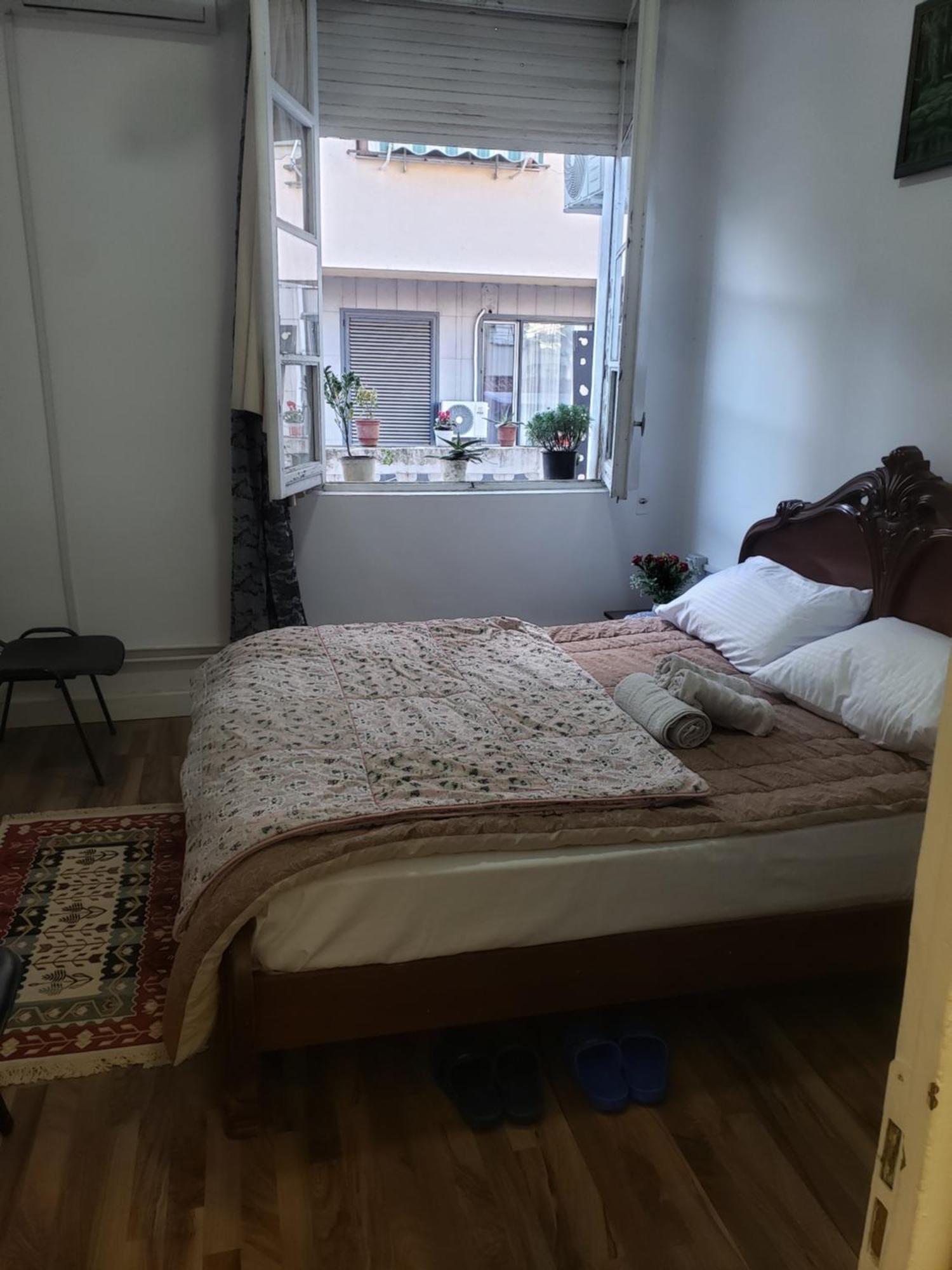 Hostel Oakland Tiranë Ngoại thất bức ảnh