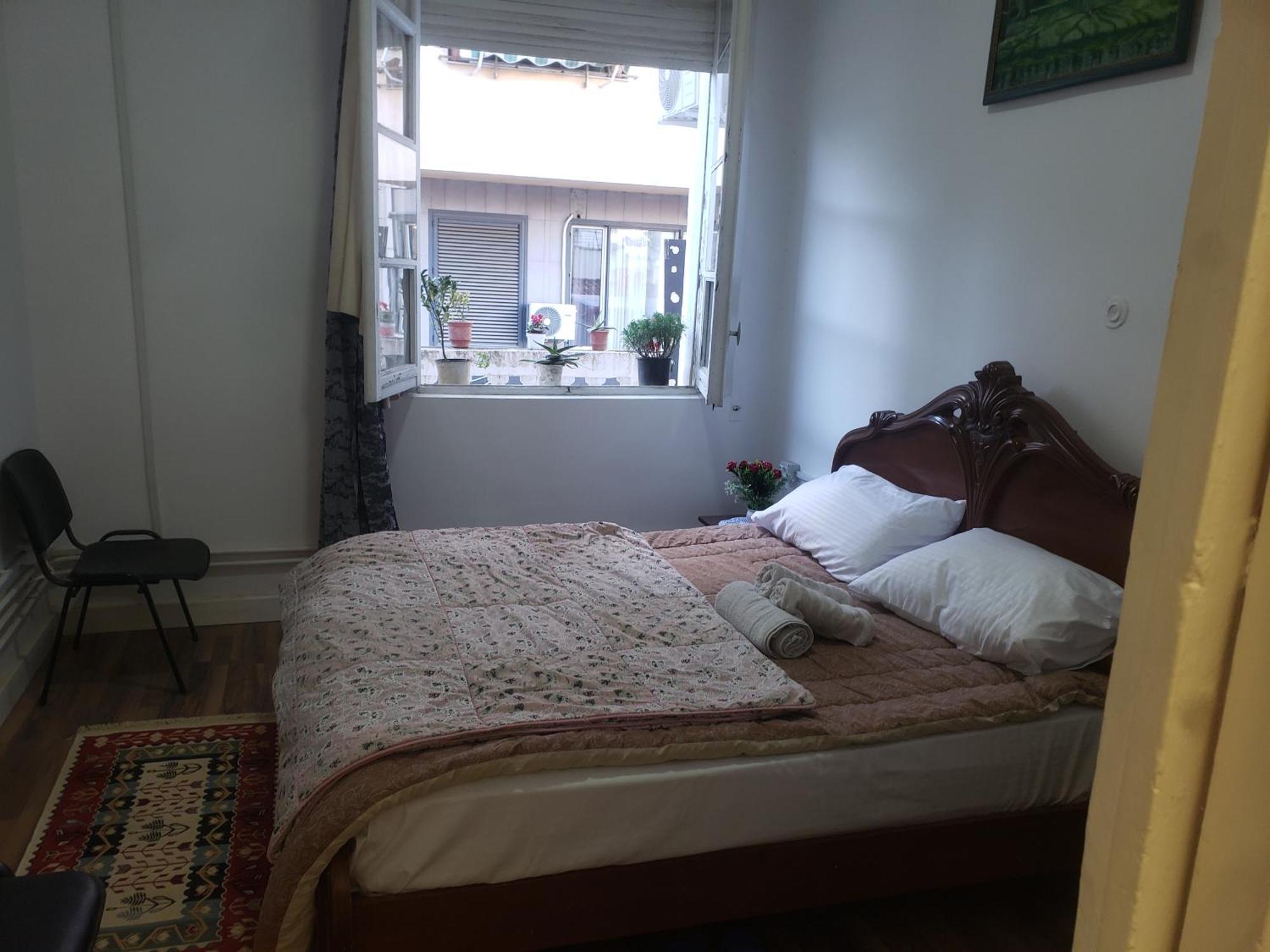 Hostel Oakland Tiranë Ngoại thất bức ảnh